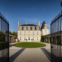 Château Grand-Puy-Lacoste - Cour principale - Portail